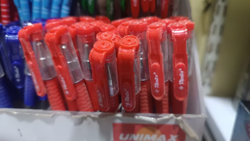 قلم احمر ماركة montex