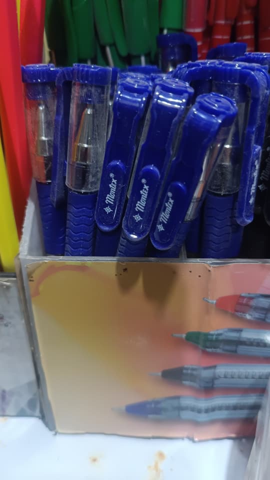 قلم ازرق ماركة montex
